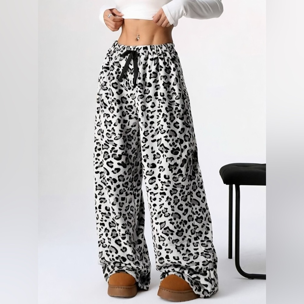 Drawstring Wide Leg Pants - Picture 11 of 16